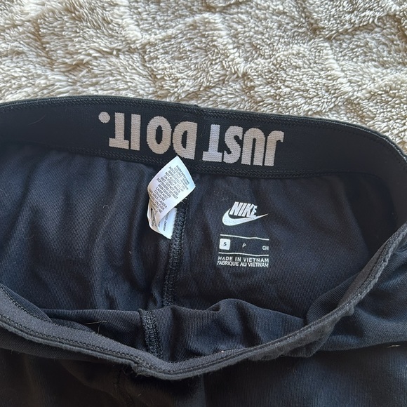 Nike Leggings - Picture 3 of 4